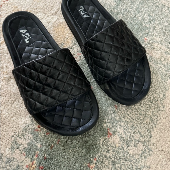 APL LUSSO SLIDES - Picture 2 of 11